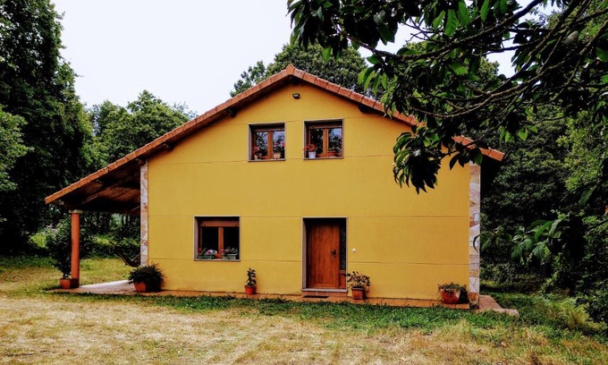 Catasol House | Exceptional CASA DE CIMADEVILA: Pet & Child Friendly Haven
