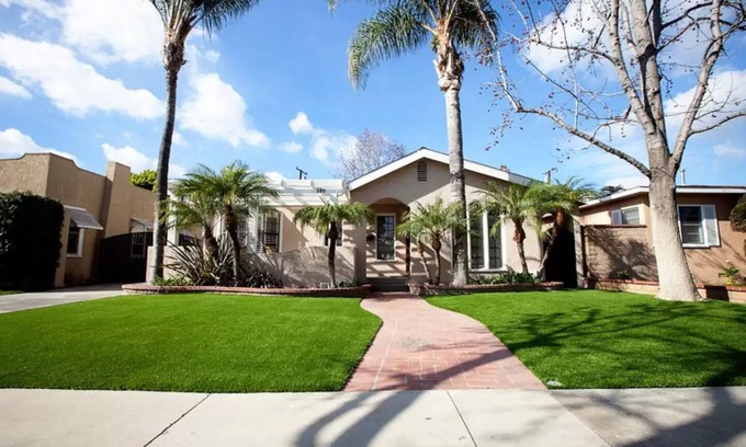 Anaheim Colony Historic District House | Experience Casa de Citron: Perfect for Disney Adventures
