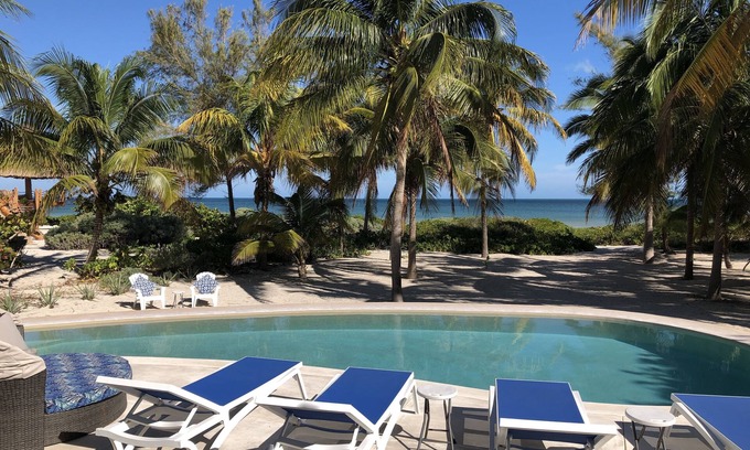 Telchac Puerto House | Family-Friendly Casa De Cocos: Beachfront Retreat with Pool
