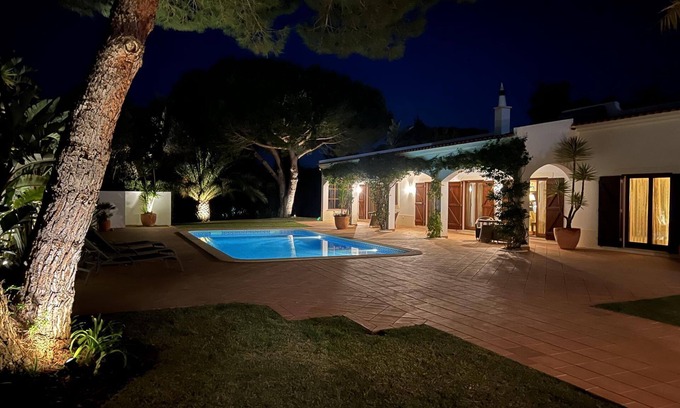 Colinas Verdes Villa | Discover Casa de Colinas - Family-Friendly Four Bedroom Villa