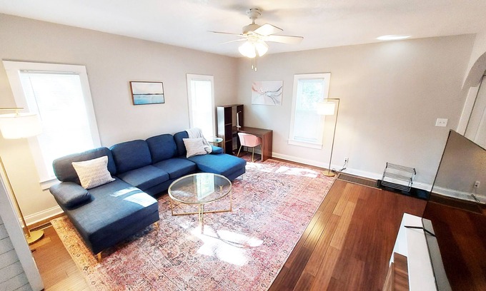 Columbia City Apartment | Pet-Friendly Retreat at Casa de Columbia with Breakfast