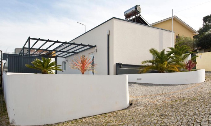 Lousada House | Casa de Cristelos: Family and Pet Friendly Retreat