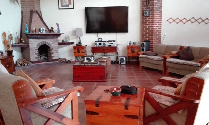 Ixtapan del Oro House | Weekend Retreat at Casa de Descanso in Ixtapan del Oro