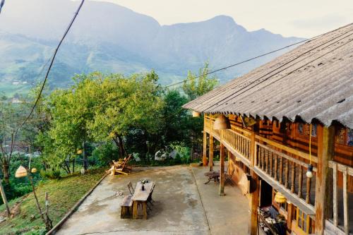 Sa Pa Cabin | Knock! Knock! Neighbour: Pet-Friendly Oceanfront Escape