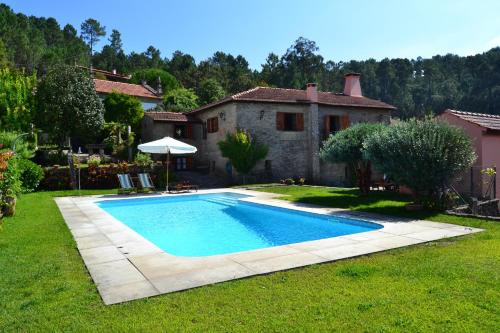 Valenca House | Discover Casa de Fujacos: Family-Friendly & Pool Access
