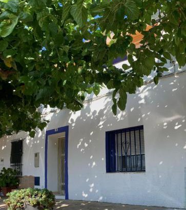 Els Valentins House | Family-Friendly Stay at Casa de l'hort - Els Valentins