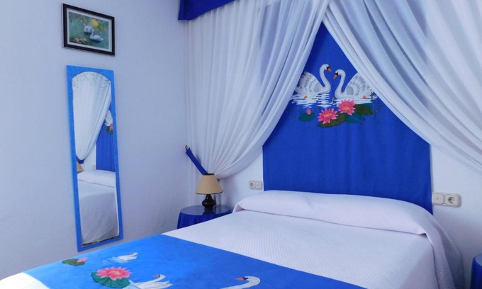 Zafarraya House | Guest-Favorite Casa de la Abuela Pepa with Family Amenities