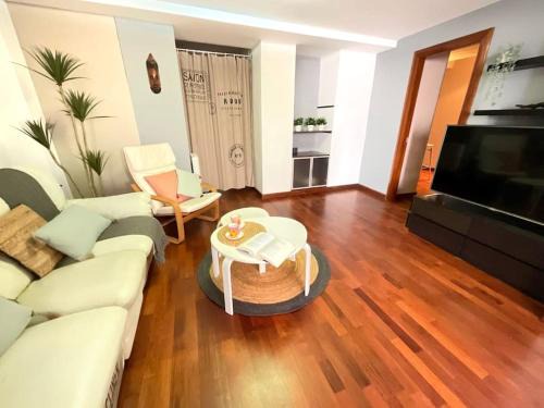 Fondon Apartment | Discover Casa de la Lonja: A Guest Favorite at 8/10