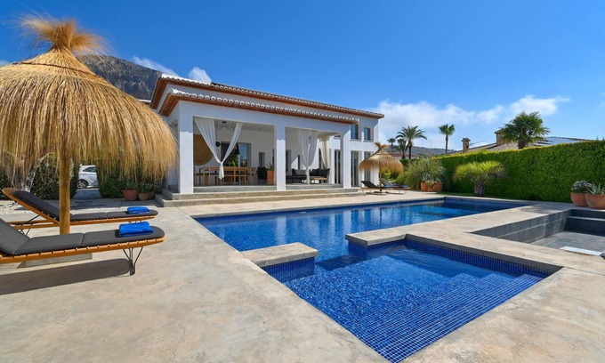 Montgo de Toscamar Villa | Cozy Villa with Private Pool and Ocean View in Javea