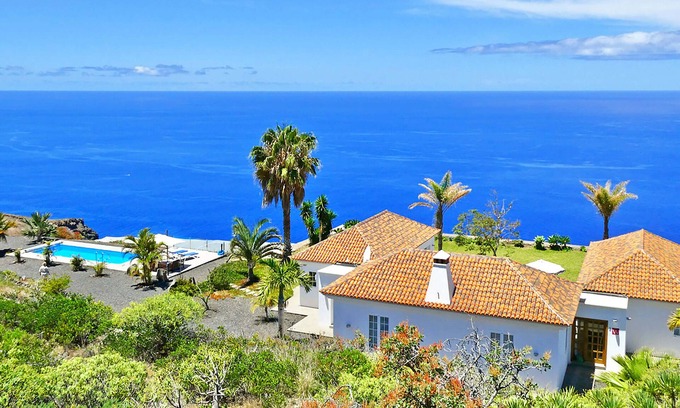 Tijarafe House | Experience Bliss at Casa de la Luz with Private Pool & Spa