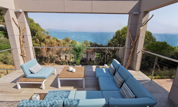 Begur Villa | Guest Rated 10/10: Casa de la Luz Villa by the Sea