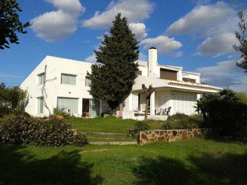 Torredembarra House | Oceanfront Casa de la Playa: Family-Friendly Retreat