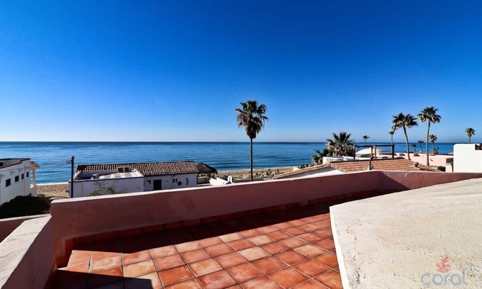Las Conchas House | Relaxing Oceanfront Getaway at Casa de la Suerte