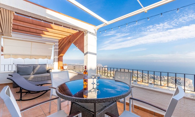 Cumbre del Sol Apartment | Casa de la Vista: Breathtaking Mediterranean Panoramas
