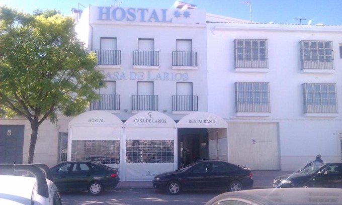 Estepa House | Cozy Casa de Larios: Pet-Friendly Stay with Kitchen Access