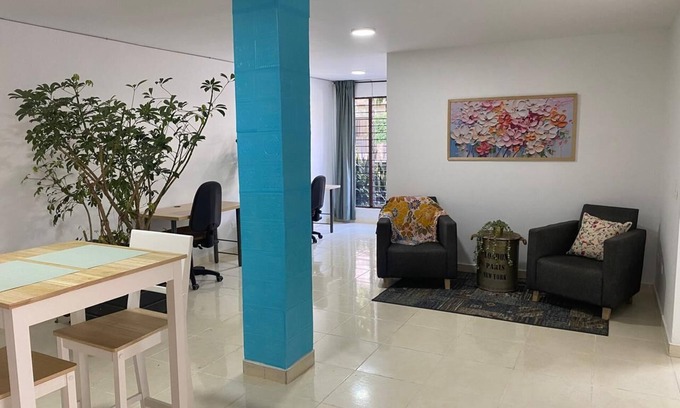 Robledo House | Casa de Las Flores