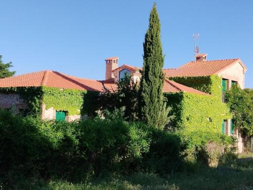 Narrillos de San Leonardo House | Charming Casa de las Lavandas: 4-Star Oceanfront Retreat