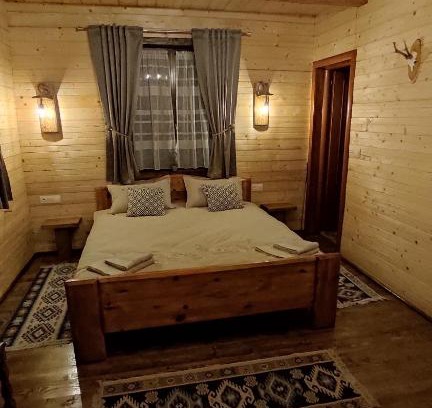 Mara House | Top-Rated Casa de Lemn Maramures with Hot Tub & Family Fun
