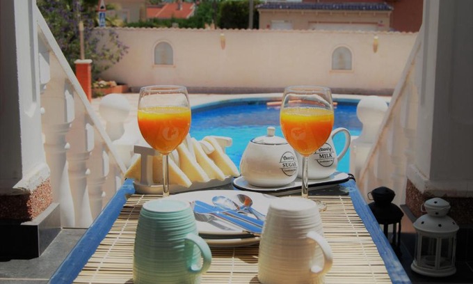 Quesada Villa | Casa de Limón: Pet-Friendly Oasis with Oceanfront Views
