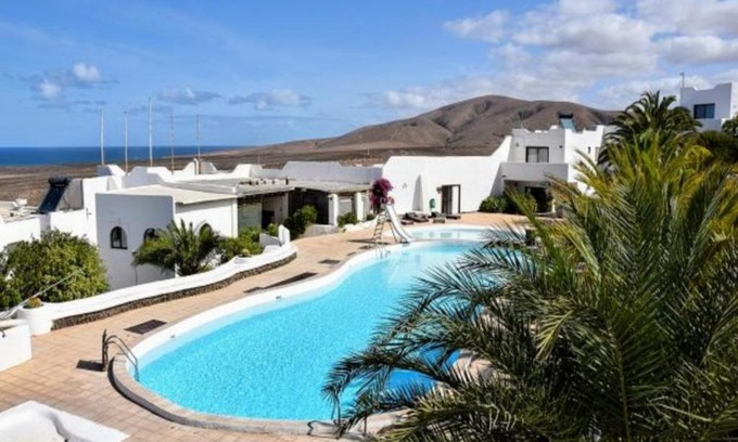 Betancuria Apartment | Cozy Casa de los Bucaneros: Oceanfront Apartment Retreat
