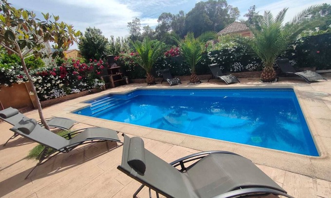 Candeleda Ski Chalet | Elegant Casa de Lujo with Pool and Ocean Views in Candeleda