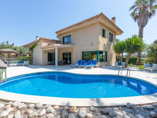 Sant Pere Pescador House | Relaxing Casa de lujo with Pool & Garden, Steps to Beach