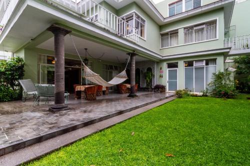 Guadalajara Hotel | Discover Casa de Luz: Family-Friendly with Hot Tub Access