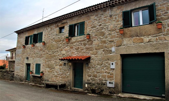 Miranda do Douro House | Discover Casa de Maçaneira: Pet-Friendly Oasis with High Ratings