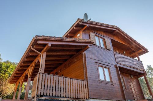 Calafell House | Relaxing Casa de Madera en Calafell with Pool & Family Fun