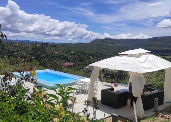Alto Paraiso de Goias House | Inviting Casa de Maitreya: Pet-Friendly Retreat with Pool