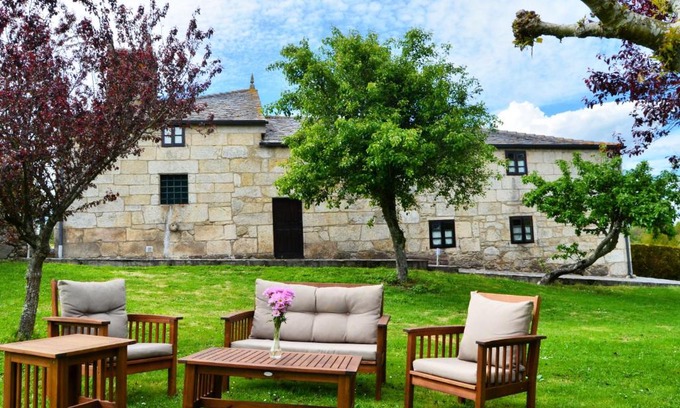 Friol House | Family-Friendly Escape at Casa de Martiño with 9.3 Rating