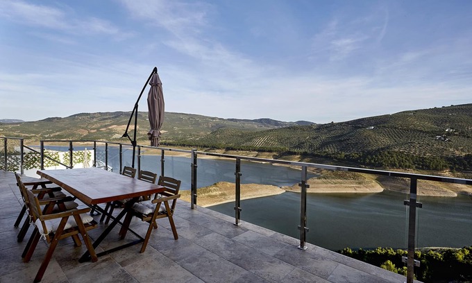 Iznajar House | Newly Built Casa with Breathtaking Views of Andalucía
