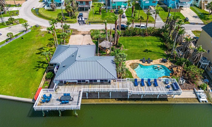 Jamaica Beach House | Discover Casa de Palmas: Pool, Grotto & Oceanfront Bliss
