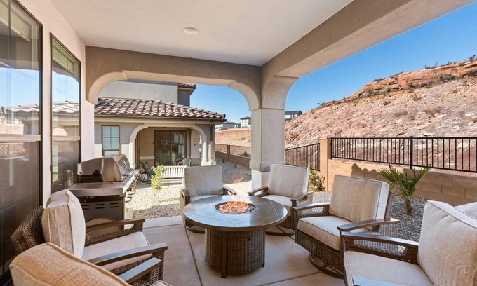 Washington House | Casa de Pazos: Prime Location with Incredible Amenities!