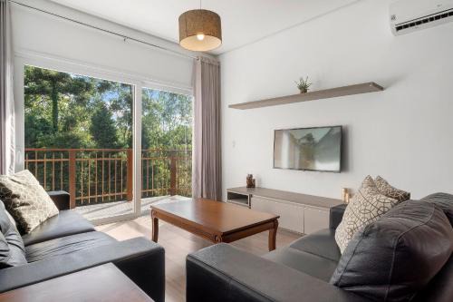 Carniel Apartment | Experience Casa de Pedra: 4-Star Retreat with Pool & Pets