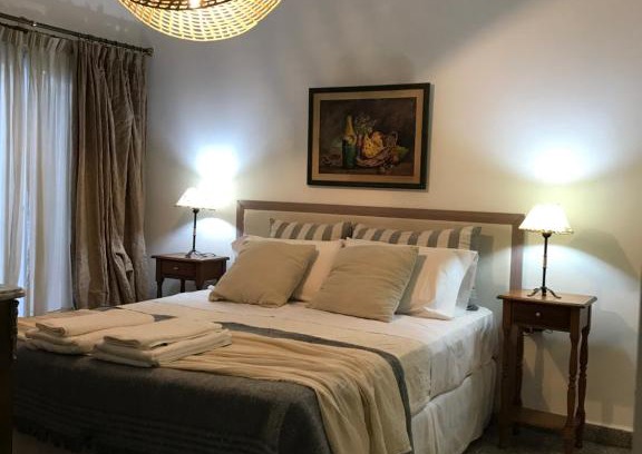 La Rioja Bed & Breakfast | Central Casa de Piedra: Family-Friendly with 9.4 Rating