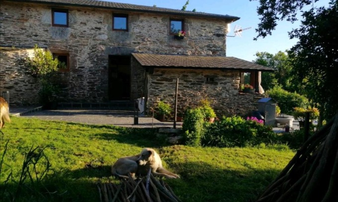 Freires House | Pet-Friendly Casa de Piedra in Ortigueira Village
