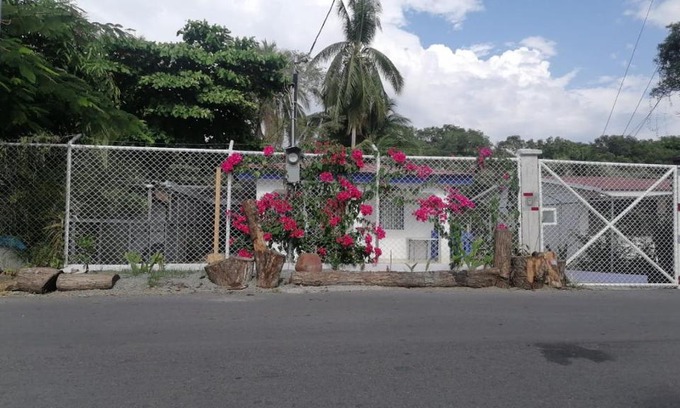 Caldera House | Beachfront Casa de Playa: Ideal for Families & Pets