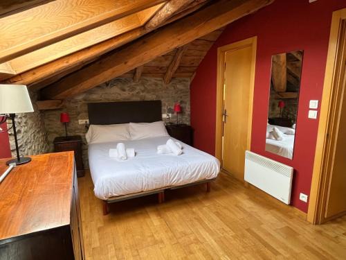 Bourg-Madame House | Welcoming Casa de Poble: Pet-Friendly Retreat with Spa
