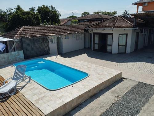 Ubatuba House | Beachfront Retreat with Pool - Perfect for 8 Guests