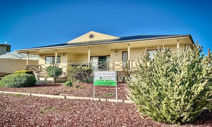 Lake Wangary House | Top-Rated Casa De Praia: Ideal Coffin Bay Escape with Kitchen
