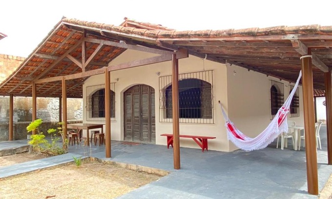 Prado House | Cozy Retreat at Praia de Alcobaça with Pet-Friendly Perks