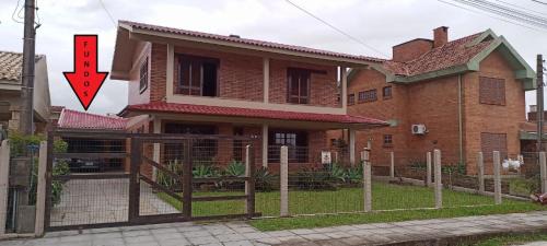 Xangri-La House | Cozy Casa de Praia: Steps from the Ocean in Xangri-lá