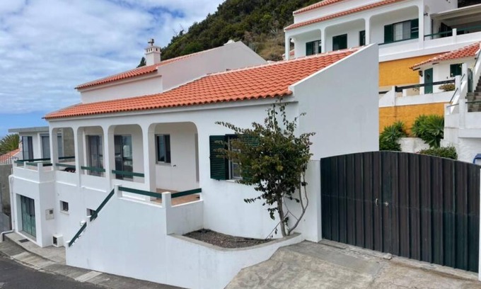 Vila do Porto Villa | Unforgettable Stays at Casa de Praia with Oceanfront Views