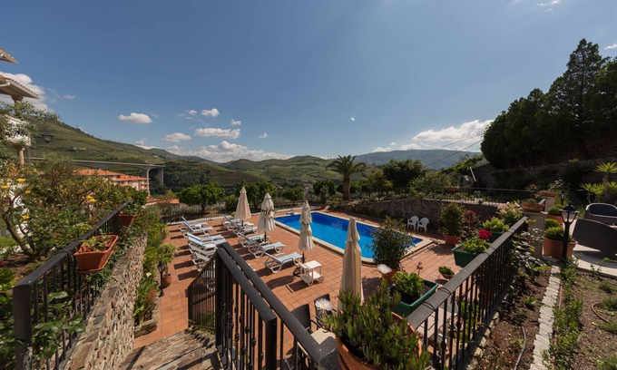 Peso da Regua Bed & Breakfast | Elegant Casa de São Domingos: 4-Star Retreat with Spa & Pool