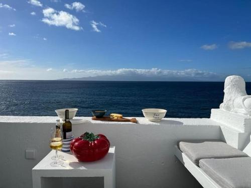 Santo Antao House | Elegant Casa Tosca: 4-Star Pet-Friendly Retreat