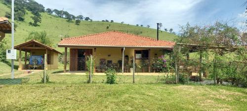 Costas House | Discover Casa de Sítio: Family and Pet-Friendly Retreat