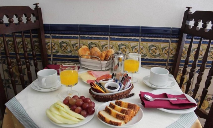 Obidos House | Discover Casa de S. Thiago do Castelo with Pool & Breakfast