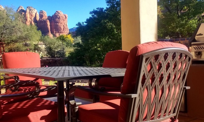 West Sedona House | Casa de Saltillo: Scenic Home with Pool & Trail Access
