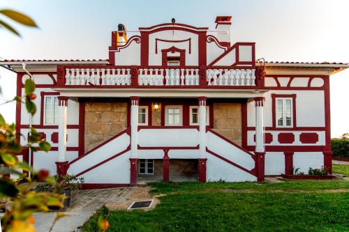 Coiron House | Casa de Torres: 4-Star Getaway with Pool & Pet-Friendly Options